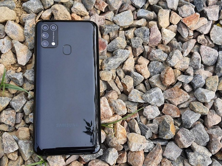 Samsung&nbsp;Galaxy&nbsp;M32 &mdash; огромный аккумулятор и небольшой шаг назад по производительности. Стала известна платформа аппарата